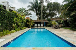 Casa com piscina e churrasqueira a 150m da praia em Juquehy